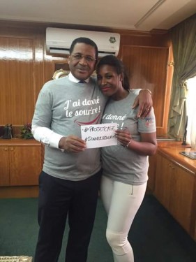 Le Premier Ministre Daniel Ona Ondo et sa fille ont volontairement participé au projet